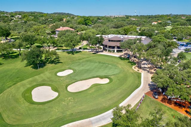 48 Tiburon DR, The Hills, TX 78738
