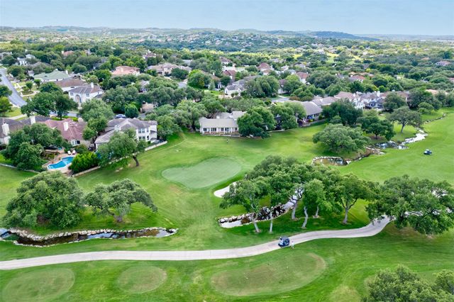 48 Tiburon DR, The Hills, TX 78738