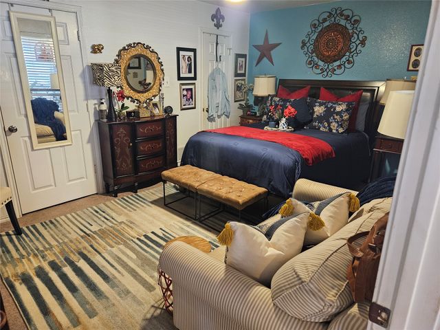 107 Larchbrook Drive, Desoto, TX 75115