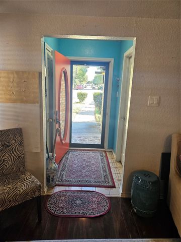 107 Larchbrook Drive, Desoto, TX 75115