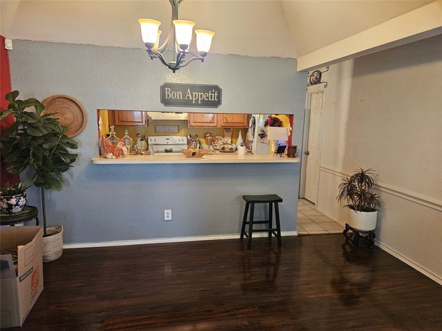 107 Larchbrook Drive, Desoto, TX 75115