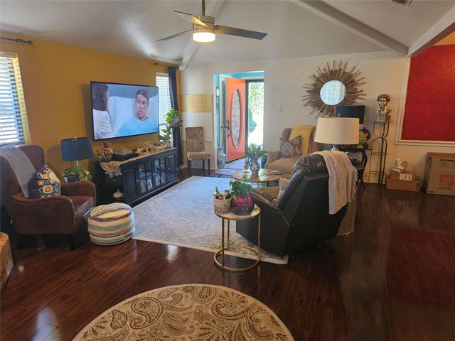 107 Larchbrook Drive, Desoto, TX 75115