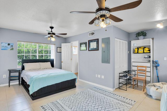 64 Coconut Drive, Key Largo, FL 33037