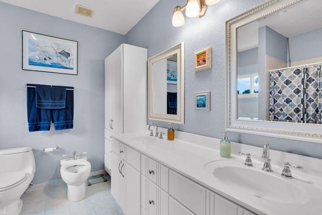 64 Coconut Drive, Key Largo, FL 33037