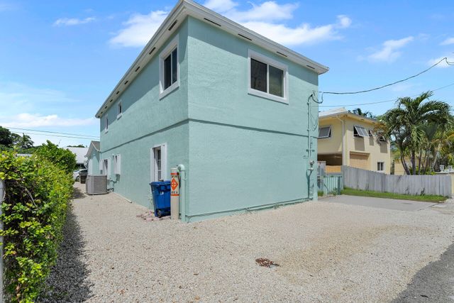 64 Coconut Drive, Key Largo, FL 33037