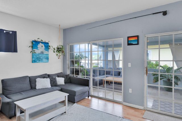 64 Coconut Drive, Key Largo, FL 33037