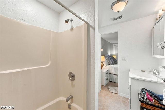 201 White Pelican DR, Upper Captiva, FL 33924
