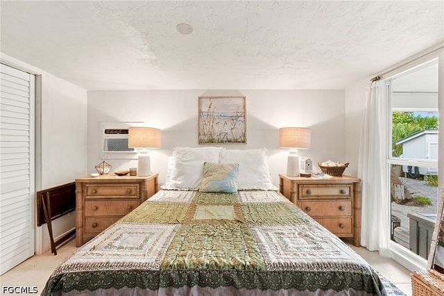 201 White Pelican DR, Upper Captiva, FL 33924