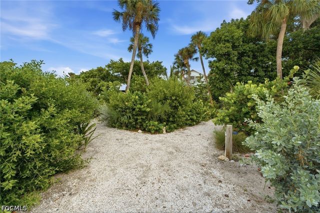 201 White Pelican DR, Upper Captiva, FL 33924