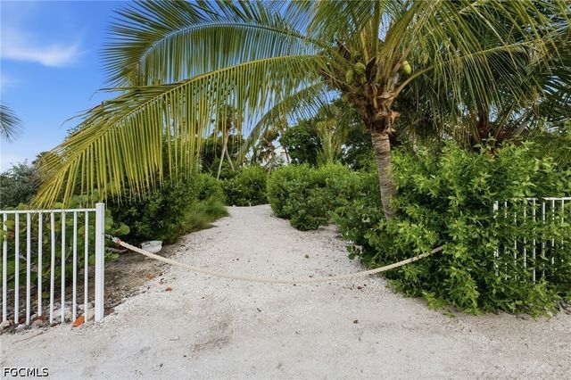 201 White Pelican DR, Upper Captiva, FL 33924