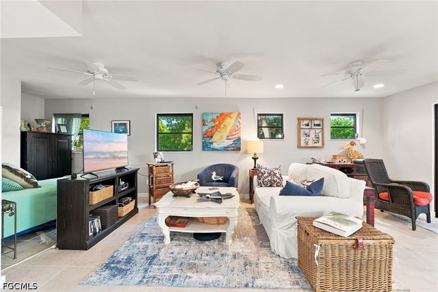 201 White Pelican DR, Upper Captiva, FL 33924