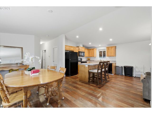 626 Sw PHILADELPHIA Way 176, Beaverton, OR 97006