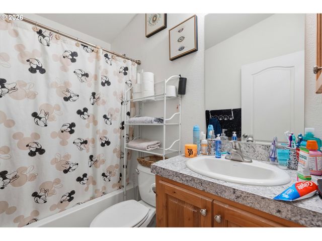 626 Sw PHILADELPHIA Way 176, Beaverton, OR 97006