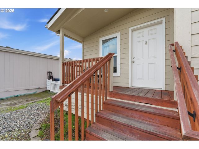 626 Sw PHILADELPHIA Way 176, Beaverton, OR 97006
