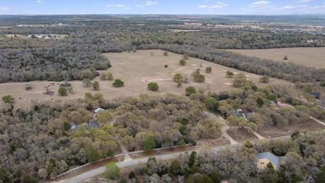 124 Kingwood DR, Elgin, TX 78621