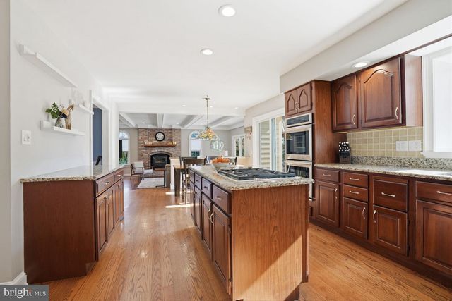 2840 W FOX CHASE CIR, Doylestown, PA 18902
