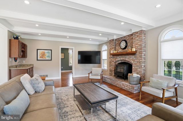 2840 W FOX CHASE CIR, Doylestown, PA 18902