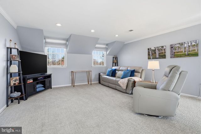 2840 W FOX CHASE CIR, Doylestown, PA 18902