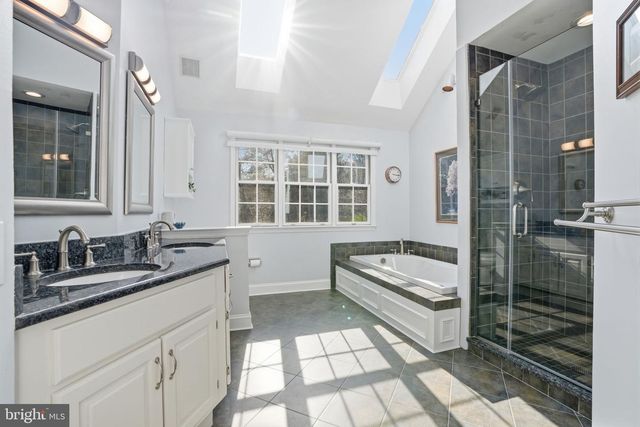 2840 W FOX CHASE CIR, Doylestown, PA 18902