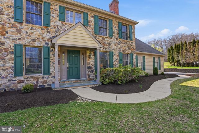 2840 W FOX CHASE CIR, Doylestown, PA 18902