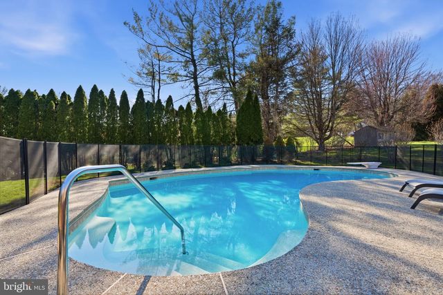 2840 W FOX CHASE CIR, Doylestown, PA 18902