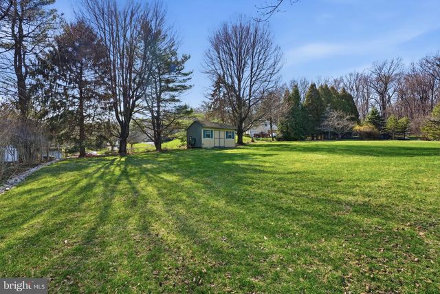 2840 W FOX CHASE CIR, Doylestown, PA 18902