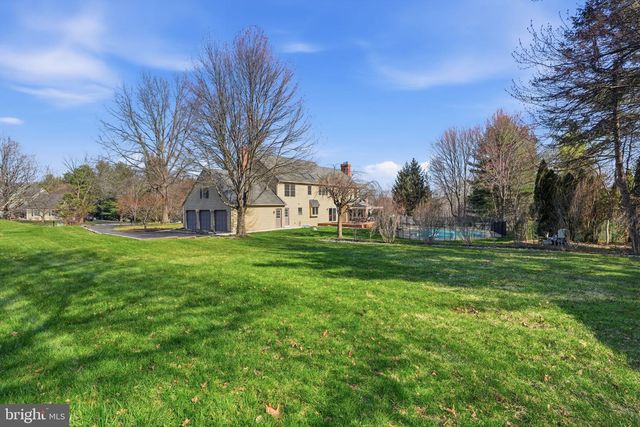 2840 W FOX CHASE CIR, Doylestown, PA 18902