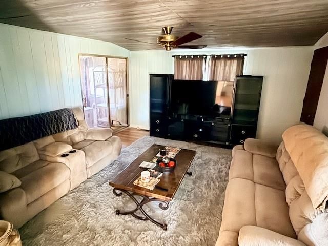 403 Deep Canyon Circle, Somerville, TX 77879