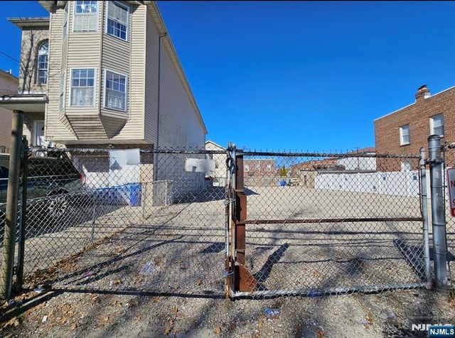 716-718 6th Street, Newark, NJ 07107