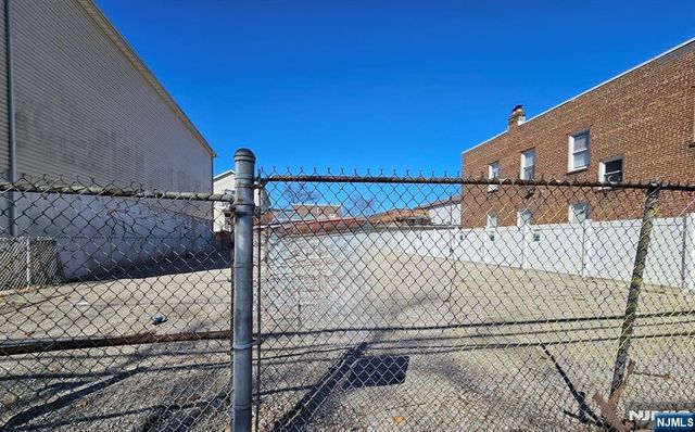 716-718 6th Street, Newark, NJ 07107