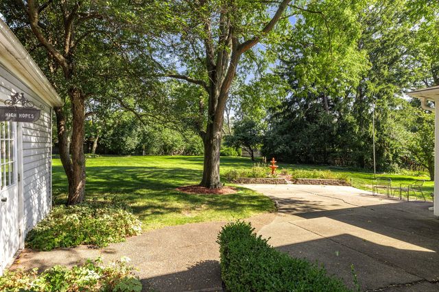 839 Huber Lane, Glenview, IL 60025