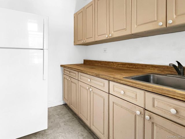 144-46 38th Avenue 5C, Flushing, NY 11354