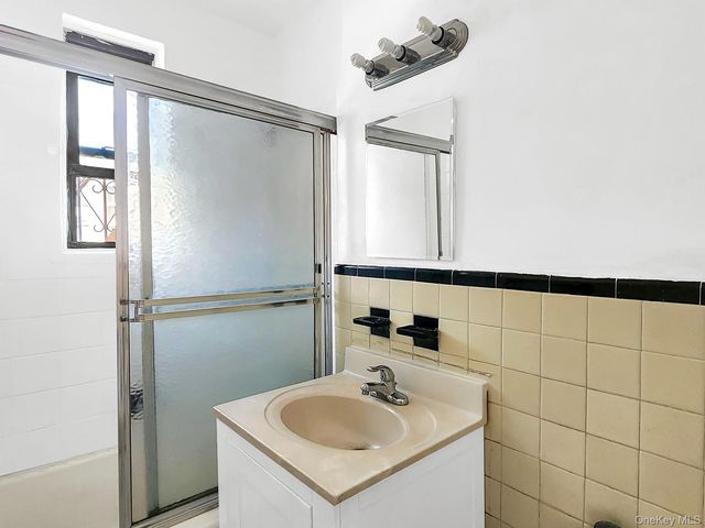 144-46 38th Avenue 5C, Flushing, NY 11354