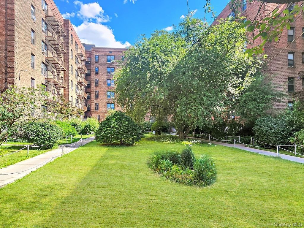 144-46 38th Avenue 5C, Flushing, NY 11354