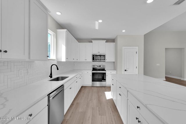 6903 BIG JUNIPER Court, Jacksonville, FL 32219