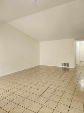 502 Burlwood CT, Round Rock, TX 78664