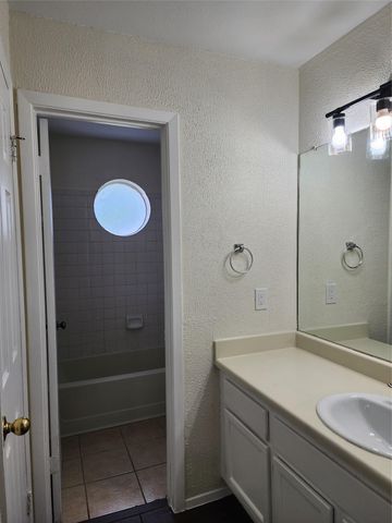 502 Burlwood CT, Round Rock, TX 78664