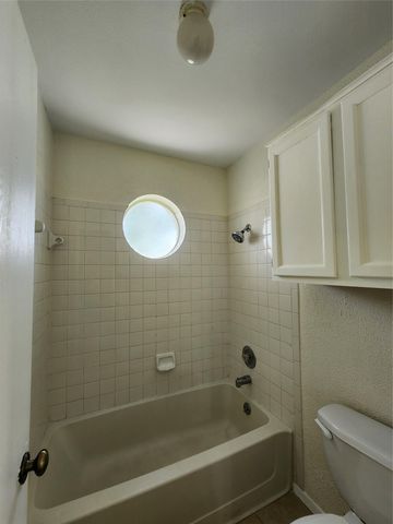 502 Burlwood CT, Round Rock, TX 78664