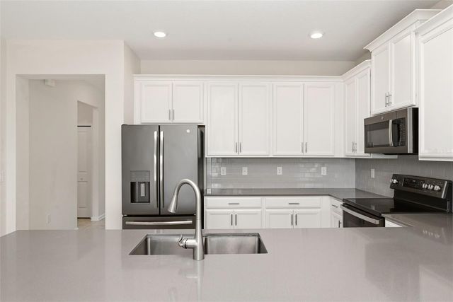 877 OCEAN COURSE AVENUE 877, Davenport, FL 33896