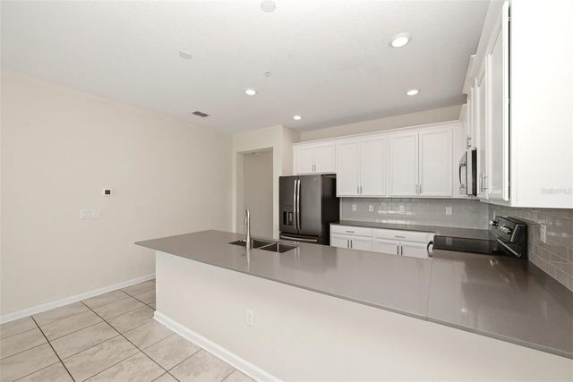 877 OCEAN COURSE AVENUE 877, Davenport, FL 33896
