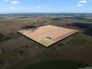 3830 County Road 541, Hondo, TX 78861