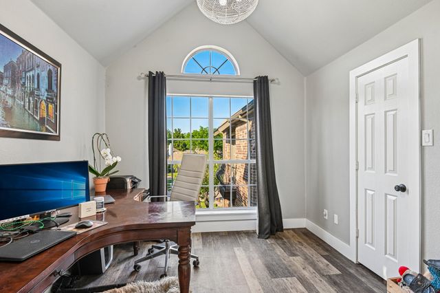 2204 Wembley Wood Lane, Bedford, TX 76022