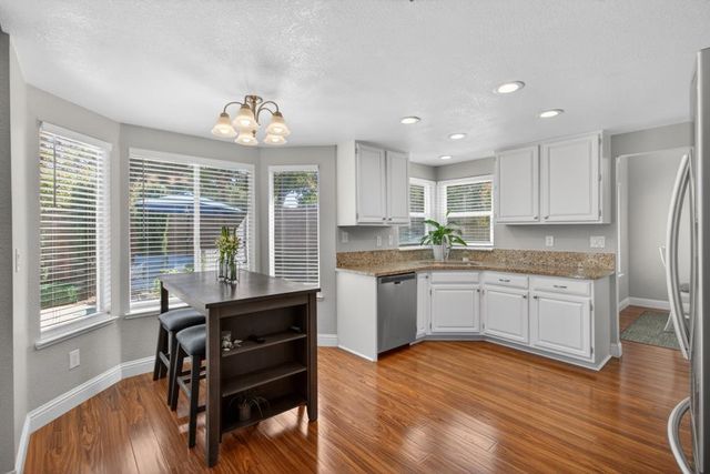 2218 Longview Dr, Roseville, CA 95747