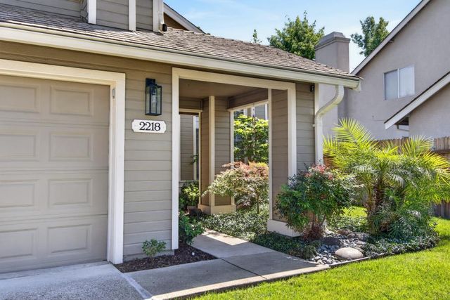2218 Longview Dr, Roseville, CA 95747