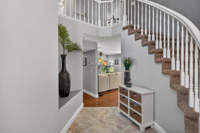 2218 Longview Dr, Roseville, CA 95747