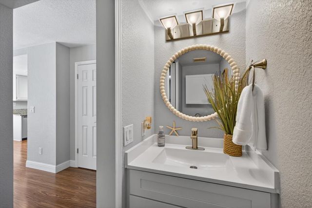 2218 Longview Dr, Roseville, CA 95747