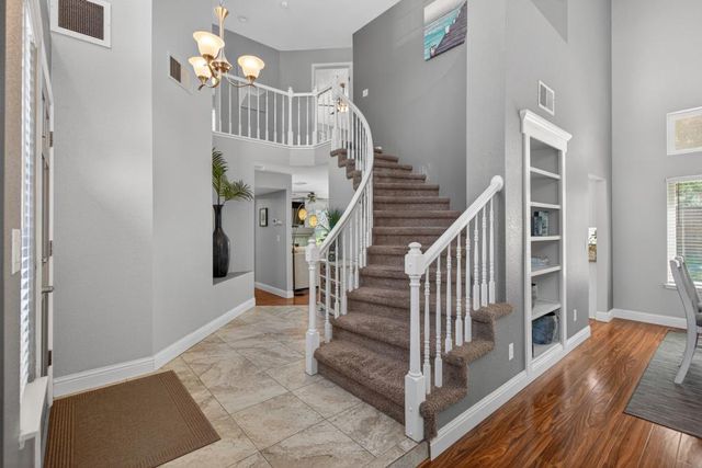 2218 Longview Dr, Roseville, CA 95747