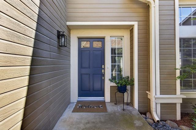 2218 Longview Dr, Roseville, CA 95747