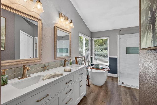 2218 Longview Dr, Roseville, CA 95747