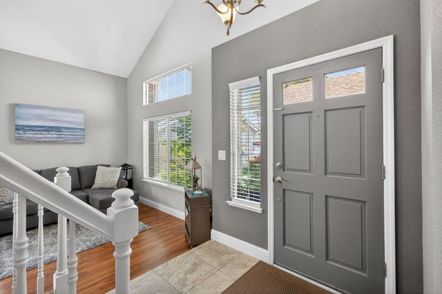 2218 Longview Dr, Roseville, CA 95747